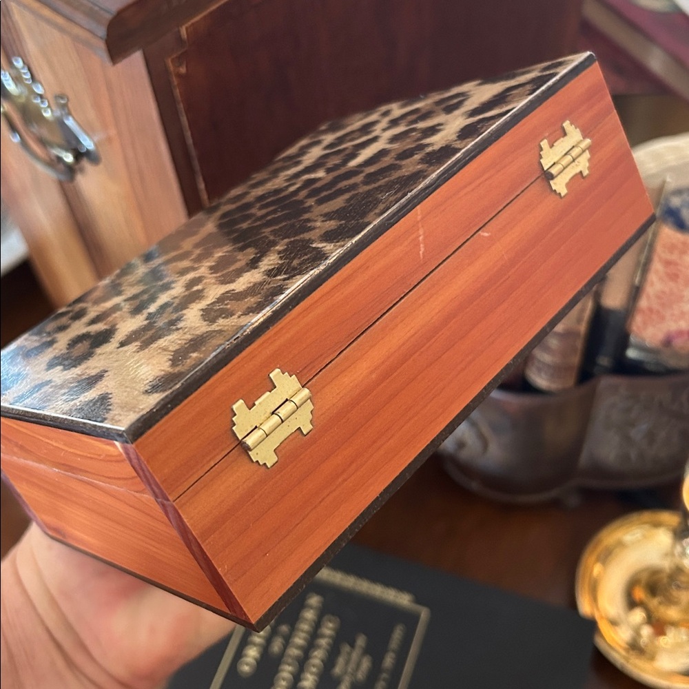 Handcrafted Cedar Trinket Jewelry Box - Picture 7 of 11
